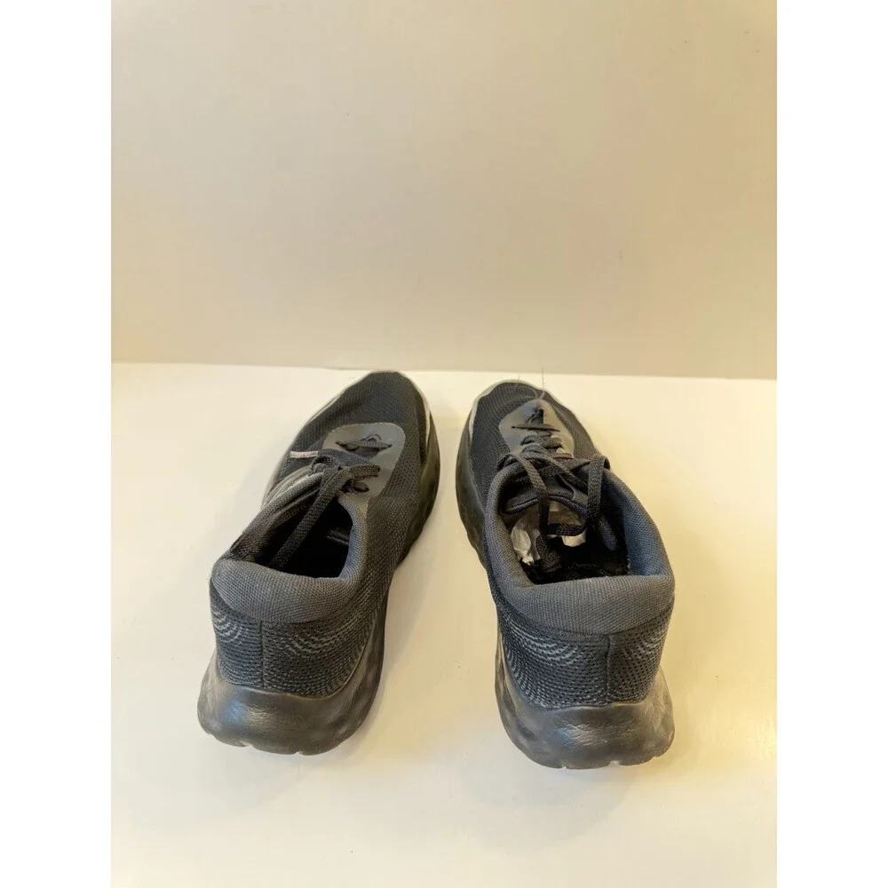 New Balance Kid's DynaSoft 520 V8 Lace-Up Running Shoe, Black/Black, 3.5 Wide